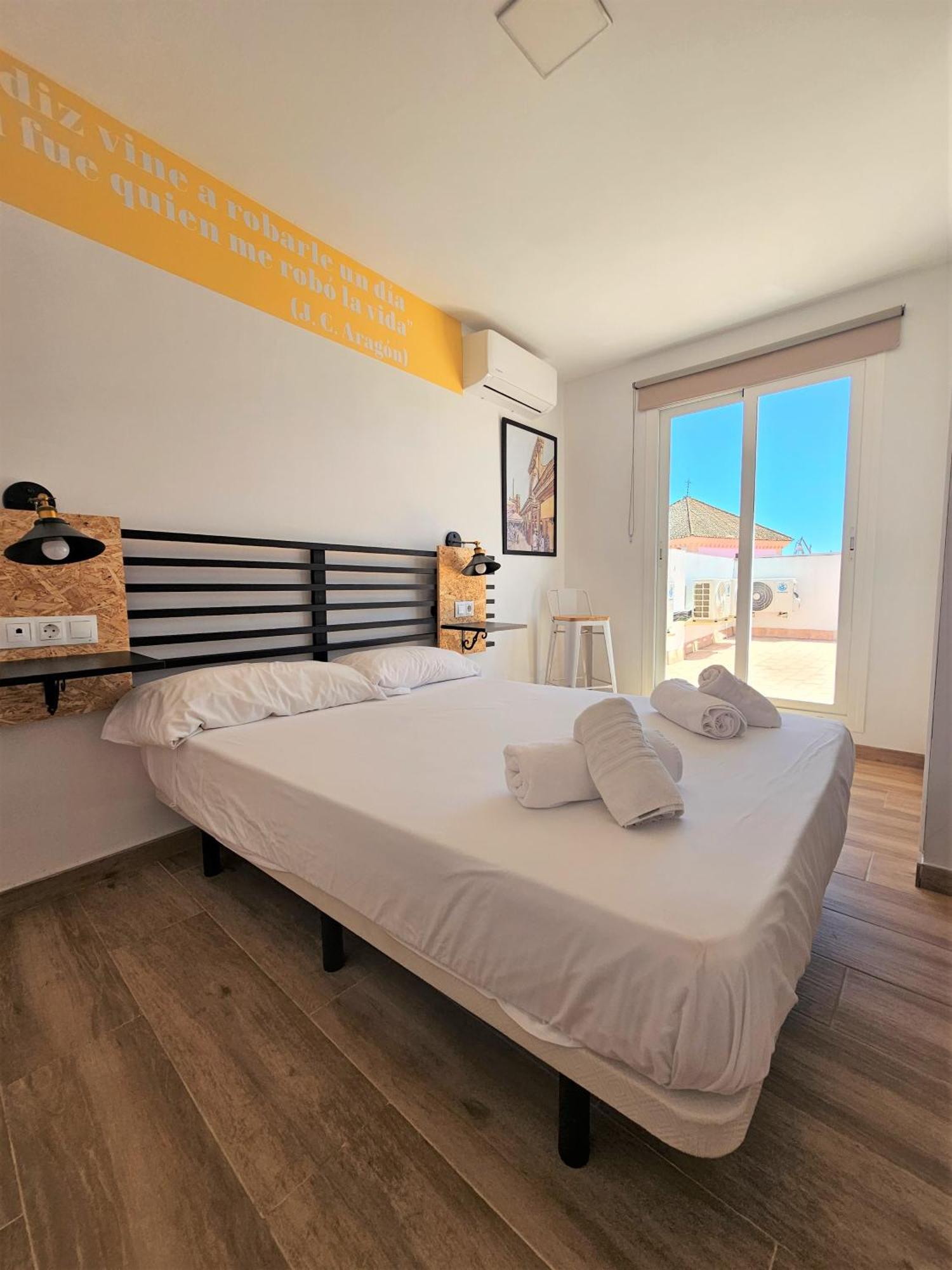 Apartamentos Plaza Santo Domingo Cadiz Exterior photo